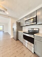 5300 5th Ave S in St. Petersburg, FL - Foto de edificio - Building Photo