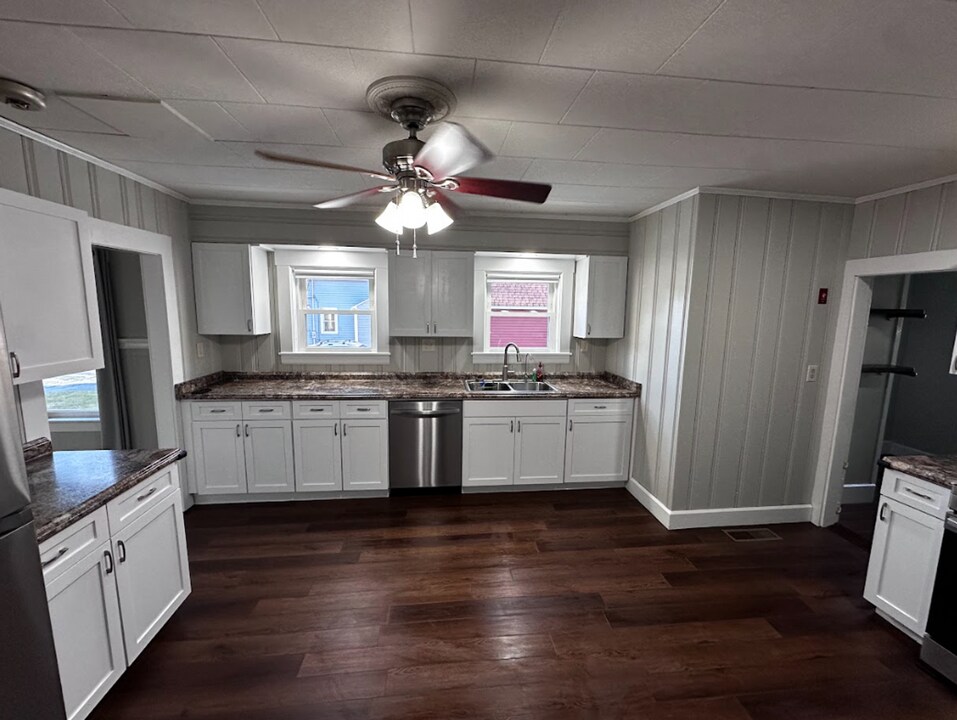 47 Water St in Gardner, MA - Building Photo