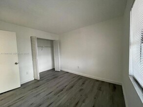 861 NE 209th Terrace, Unit 204-24 in Miami, FL - Building Photo - Building Photo