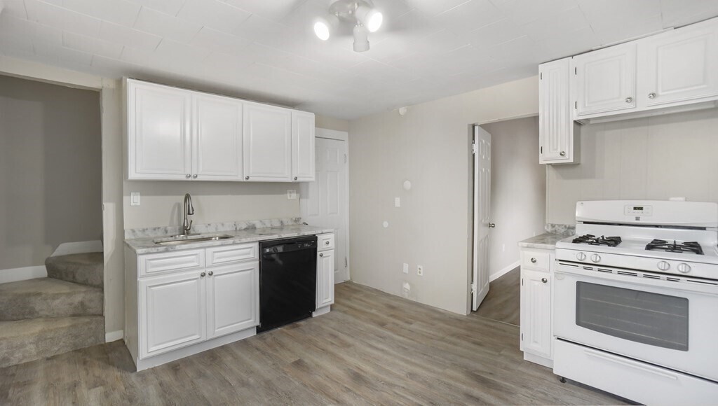 64 Arnold St in Quincy, MA - Building Photo