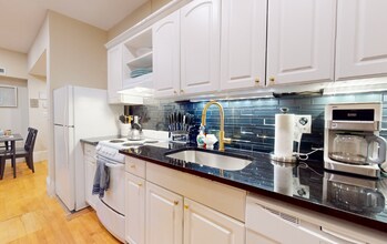 290 Beacon St, Unit 3 in Boston, MA - Building Photo - Building Photo