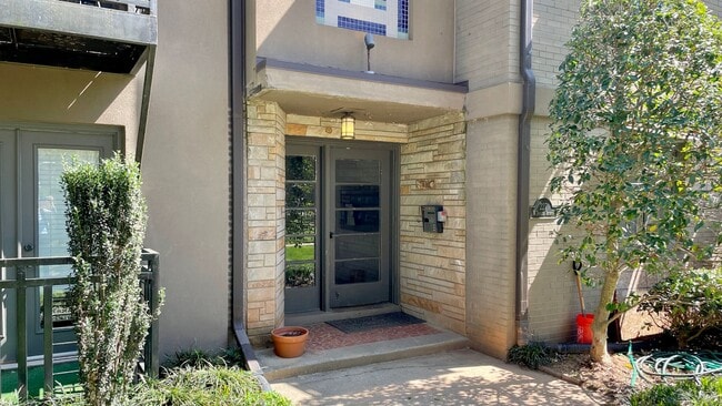 227 N Dotger Ave in Charlotte, NC - Foto de edificio - Building Photo