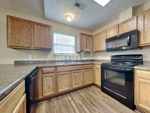 1117 Long Meadow Dr in Knoxville, TN - Building Photo - Building Photo