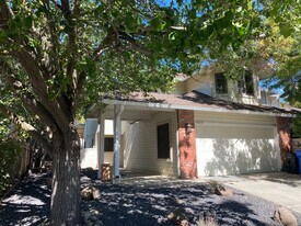 6609 Crestham Ct in Elk Grove, CA - Building Photo