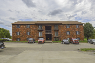 Colonial Square in Radcliff, KY - Building Photo - Other