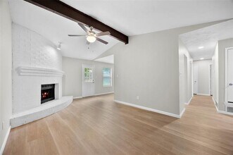 6219 Kelly Elliott Rd in Arlington, TX - Building Photo - Building Photo