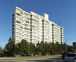 744 Wonderland Rd S in London, ON - Building Photo - Building Photo