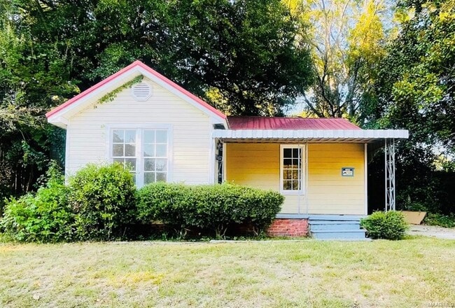 property at 2507 Palmetto St