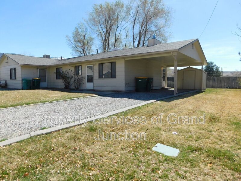 232 Crawford Ln in Palisade, CO - Building Photo