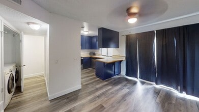 4676 E Alamos Ave in Fresno, CA - Building Photo - Building Photo