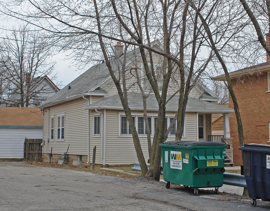 1438 S 81st St in West Allis, WI - Building Photo