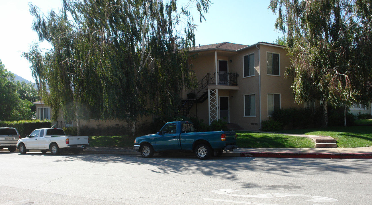 1628 Glencoe Way in Glendale, CA - Building Photo