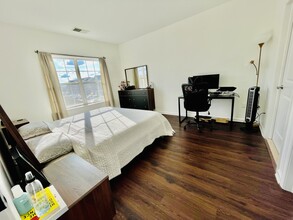 531 E Celebration Way, Unit 531 in South Plainfield, NJ - Building Photo - Building Photo
