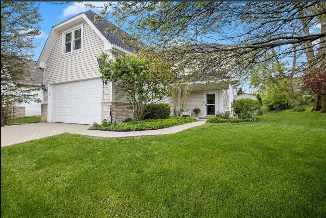 212 Walter St in Carmel, IN - Building Photo