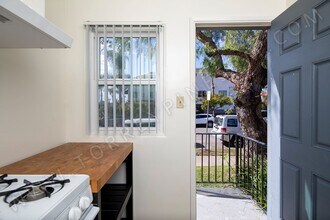 1404 1/2 Grand Ave-Unit -1404 1/2 in San Diego, CA - Building Photo - Building Photo