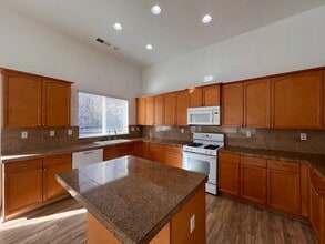 161 Hazelnut Dr in Fernley, NV - Building Photo - Building Photo