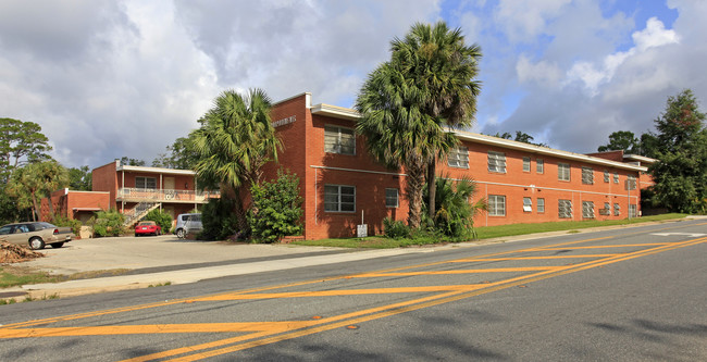 Penwood Apartments in Tallahassee, FL - Building Photo - Building Photo