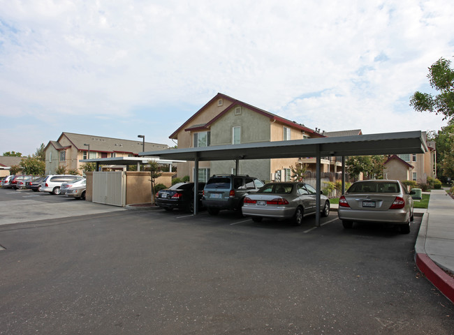 Acacia Glen Senior Apartments in Woodland, CA - Building Photo - Building Photo