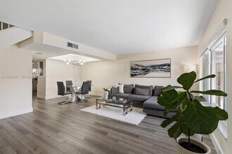 1350 NW 123rd Ave in Pembroke Pines, FL - Building Photo - Building Photo