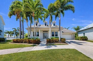 5704 Sea Trout Pl in Apollo Beach, FL - Building Photo