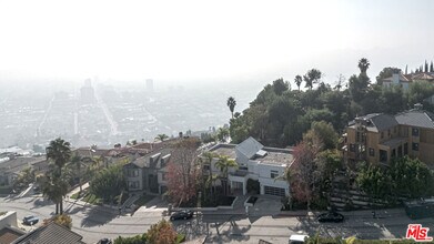 2136 Rimcrest Dr in Glendale, CA - Building Photo - Building Photo