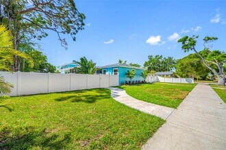 255 37th St N in St. Petersburg, FL - Building Photo - Building Photo