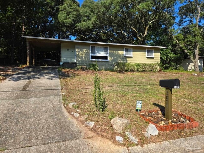 5071 Springhill Dr in Pensacola, FL - Building Photo - Building Photo