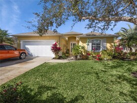 155 56th Dr SW in Vero Beach, FL - Building Photo