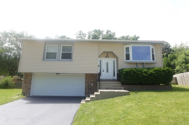 property at 364 S Waverly Ct