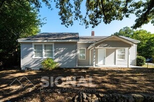 2408 2nd St NW in Center Point, AL - Building Photo