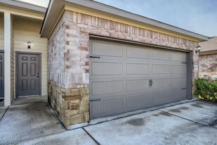 246 Joanne Lp in Buda, TX - Building Photo