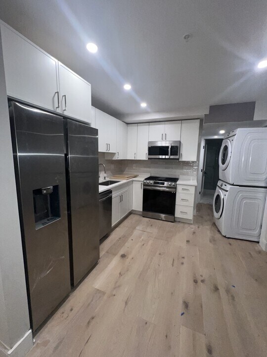 9 Everett St, Unit 1 in Boston, MA - Building Photo