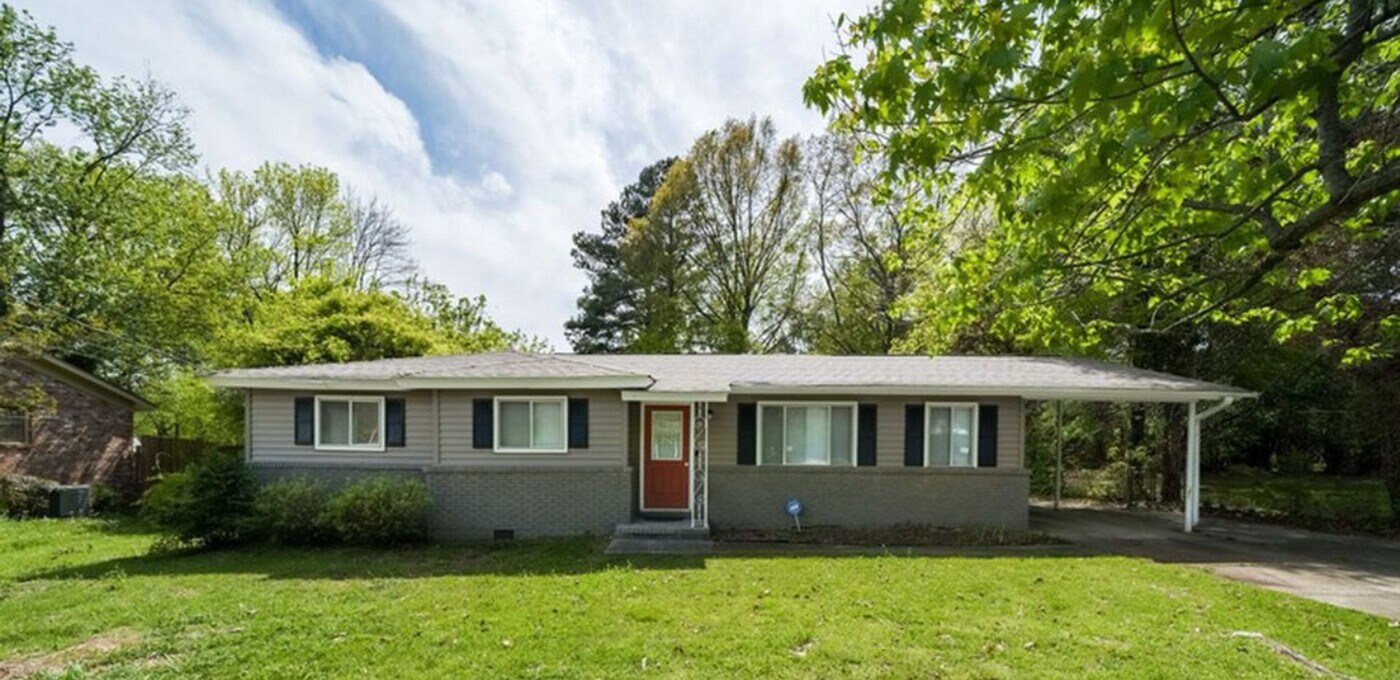 205 Navajo Trail Rd in Birmingham, AL - Building Photo