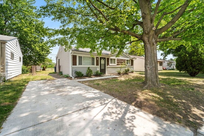 2055 Alanson St in Westland, MI - Building Photo - Building Photo