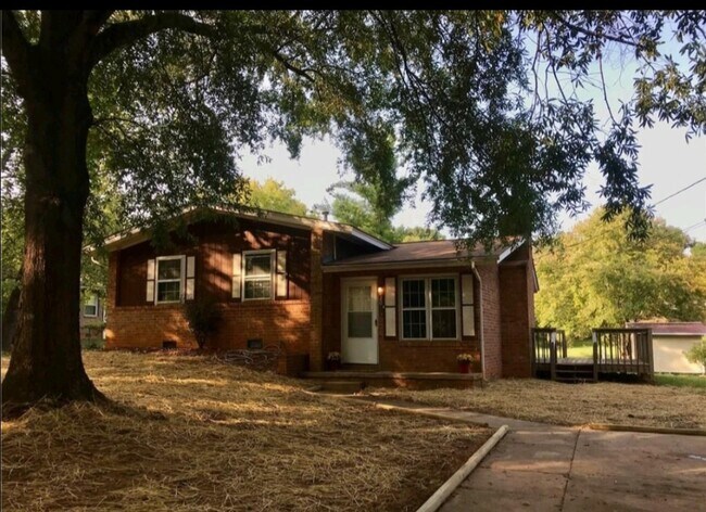 property at 3015 Walsh St