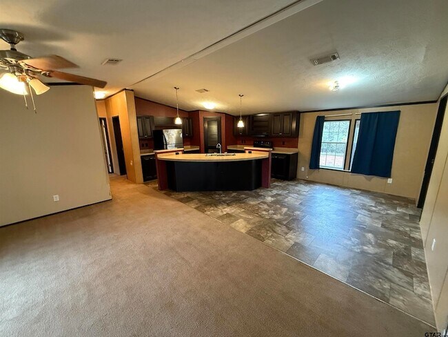 241 CR 2445 in Rusk, TX - Building Photo - Building Photo