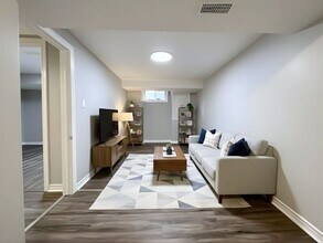 20 W 4th St in Hamilton, ON - Building Photo - Building Photo