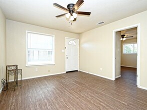 2306 Cottonwood Dr in Georgetown, TX - Building Photo - Building Photo