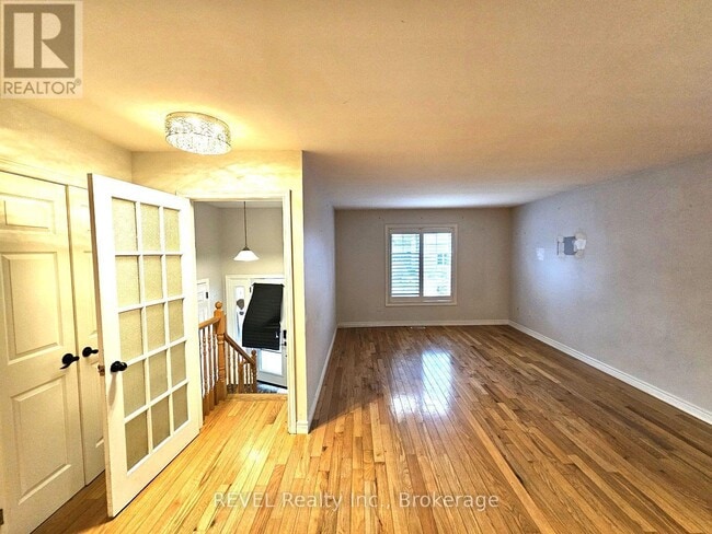 5566 Highland Ave in Niagara Falls, ON - Building Photo - Building Photo