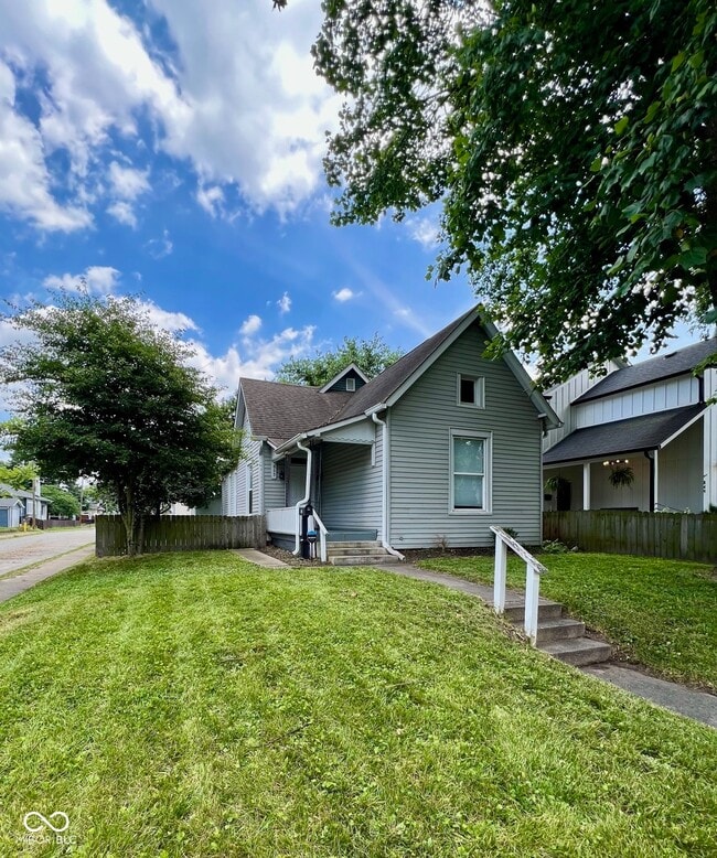 853 N Temple Ave