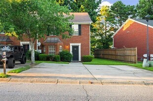 5812 Wind Gate Ln in Lithonia, GA - Building Photo