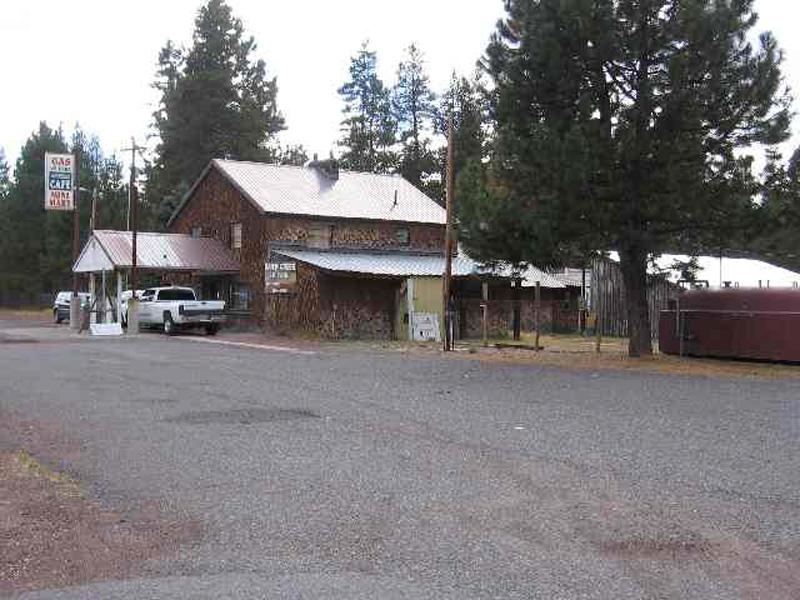 Sand Creek Station in Chiloquin, OR - Foto de edificio