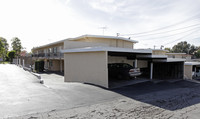 613 E Birch St in Brea, CA - Foto de edificio - Building Photo