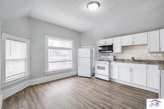 1112 N 40th St in Omaha, NE - Foto de edificio - Building Photo