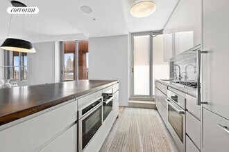 101 W 79th St in New York, NY - Building Photo - Building Photo