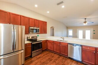 2608 Royal Pointe Dr in Green Cove Springs, FL - Foto de edificio - Building Photo