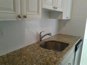 1068 Benoist Farms Rd-Unit -207 in West Palm Beach, FL - Foto de edificio - Building Photo