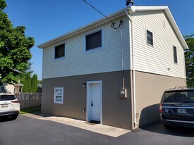 13815 Village Mill Dr in Maugansville, MD - Building Photo