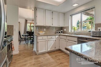 1659 Calle Ranchero Dr in Petaluma, CA - Building Photo - Building Photo