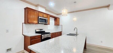 5947 Southseas St in Houston, TX - Building Photo - Building Photo